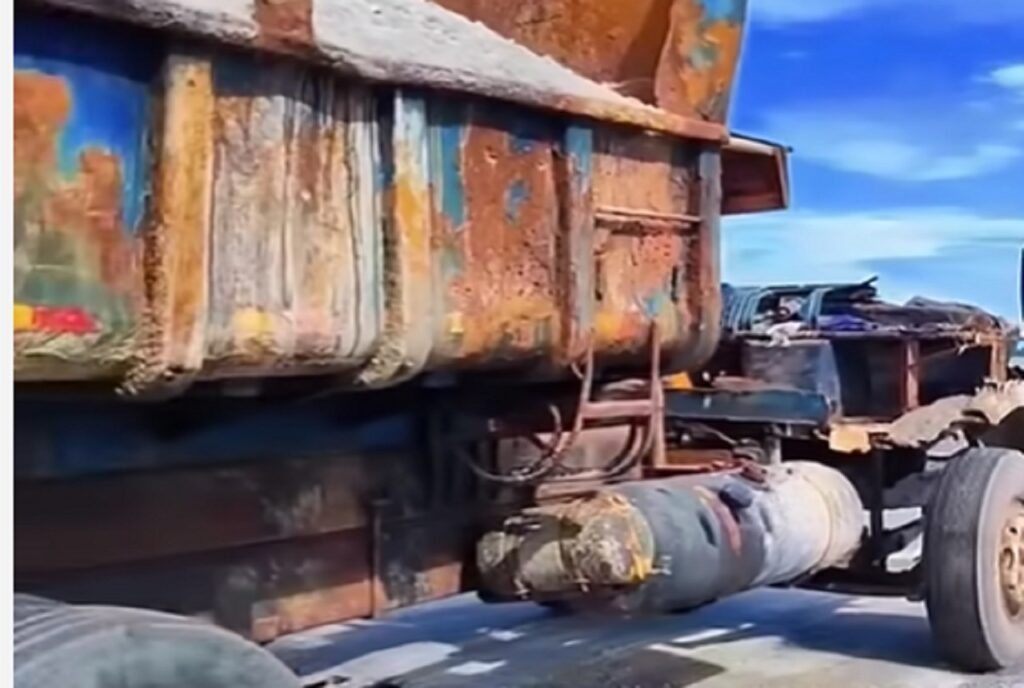 Caminhão "Mad Max": a corrosão causada pelo sal transforma veículo em relíquia pós-apocalíptica