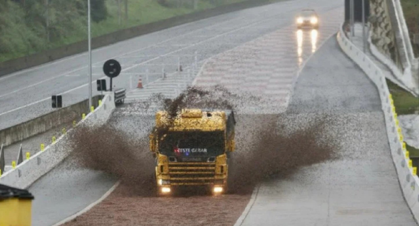 Caminhoneiro agradece por área de escape salvar sua vida