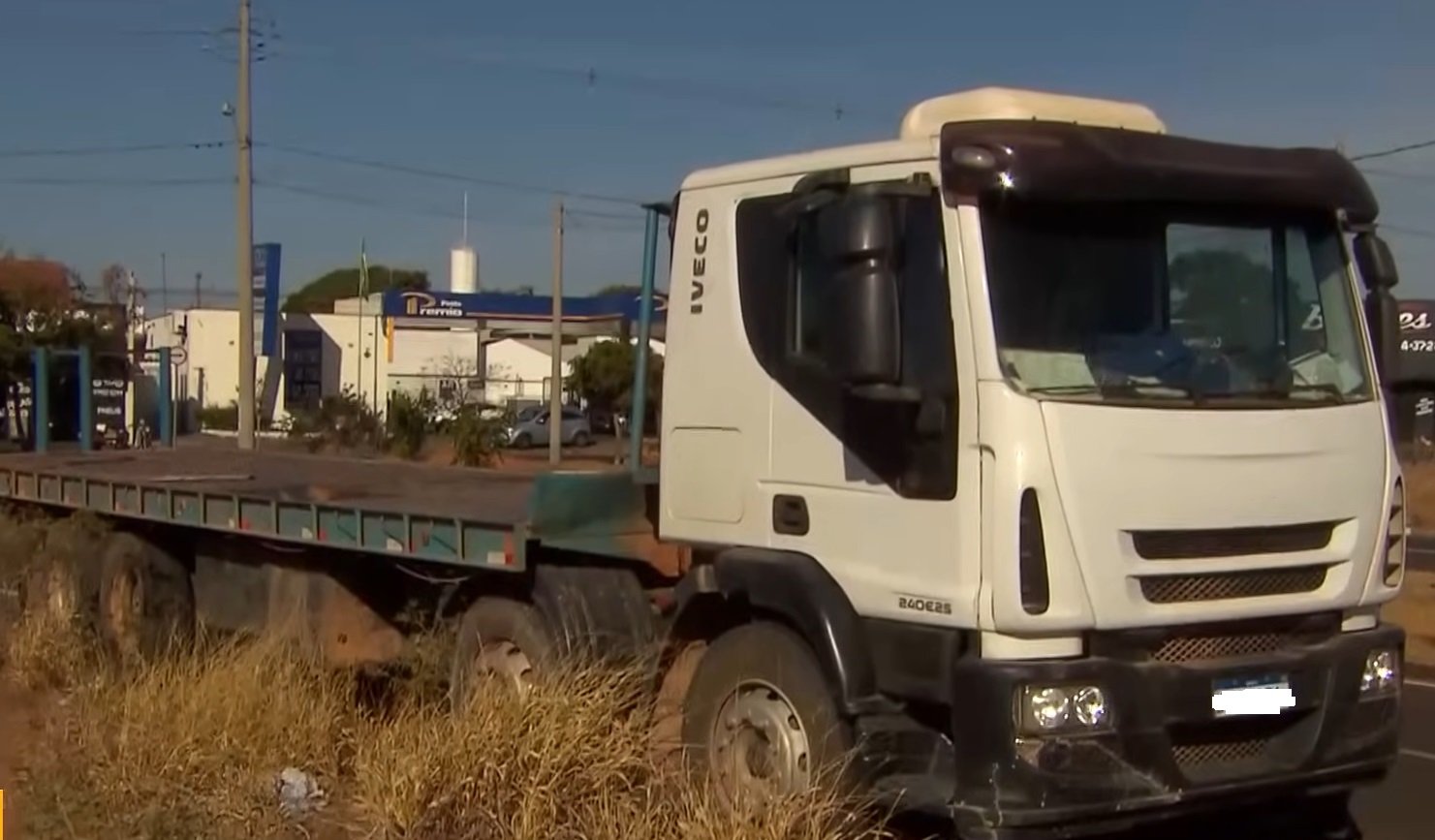 Caminhoneiro encontra veículo furtado do amigo em rodovia