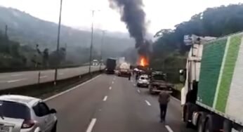 Caminhoneiro vai as lágrimas após acidente fatal em rodovia