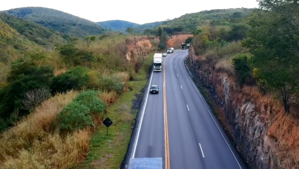 Serra do Mutum: um desafio para motoristas na BR-116