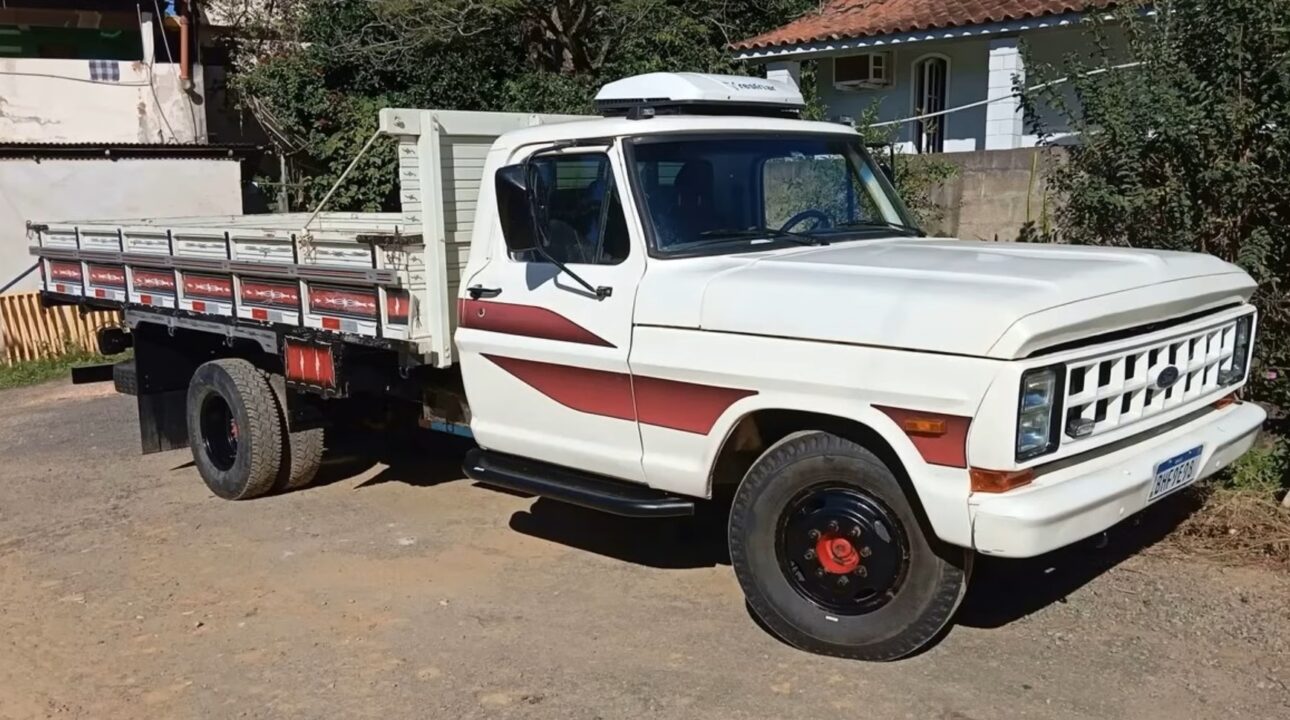 Veja caminhões Ford F4000 à partir de R$ 23 mil