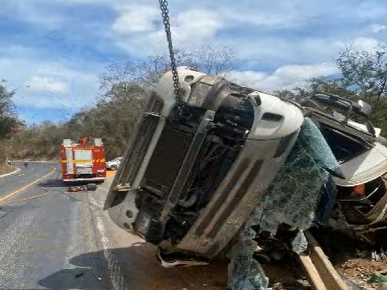 Caminhoneiro perde a vida na Br-251 após cair em talude