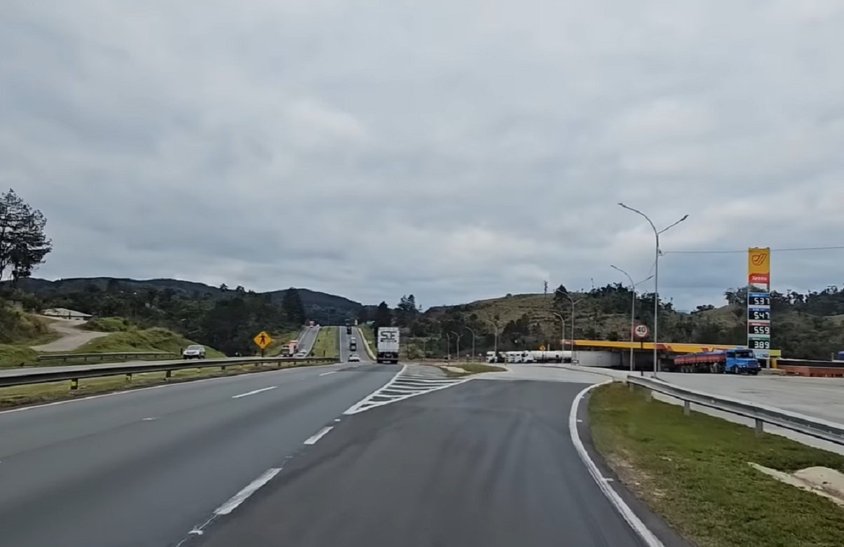 Carga de mudança precisa parar em posto fiscal?