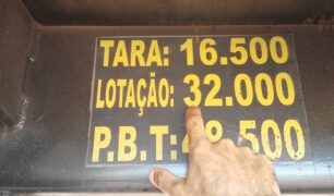 Como evitar multas relacionadas às plaquetas em caminhões