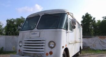 O agora moderno grumman 63 do Texas Metal