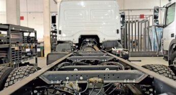 Por que os chassis de caminhões são repletos de furos?