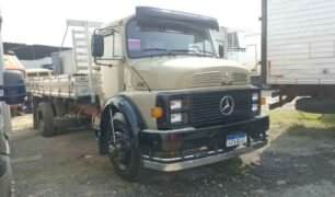 Conheça alguns caminhões a venda da poderosa Mercedes Benz a partir de R$ 33 mil