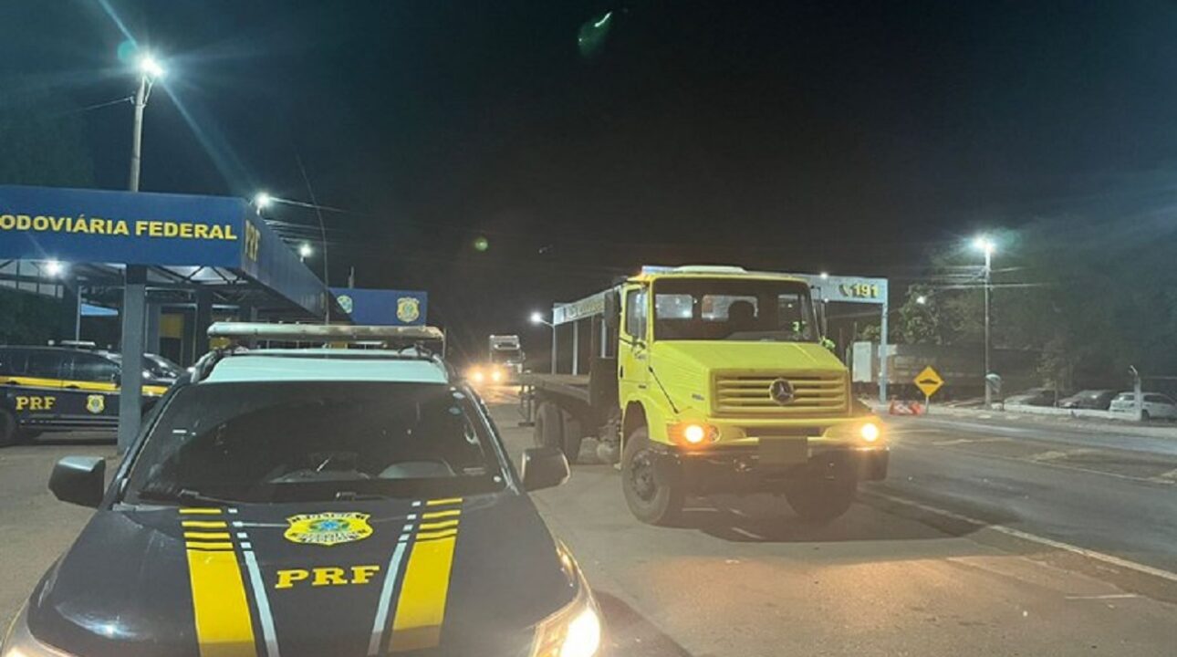 PRF recupera caminhão roubado em município Paulista