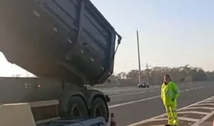 Caminhoneiro é obrigado a sair de veículo em pedágio