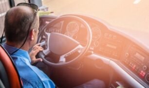 Empresa é condenada pela segunda vez por demitir motorista idoso