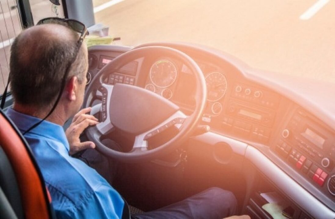 Empresa é condenada pela segunda vez por demitir motorista idoso