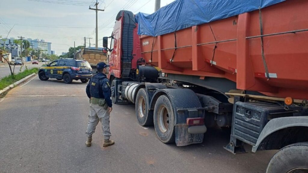 PRF apreende 55 toneladas de minério com documentação falsa em Rondônia