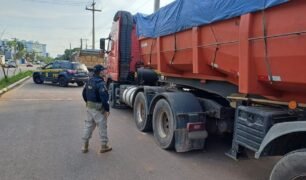 PRF apreende 55 toneladas de minério com documentação falsa em Rondônia