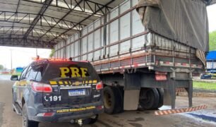 PRF apreende carregamento irregular em Brasília