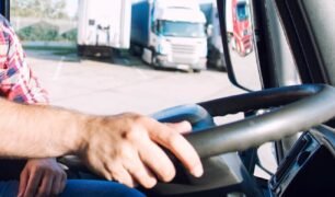 STF anula vínculo empregatício entre caminhoneiro autônomo e transportadora