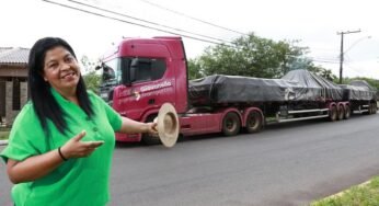 Cleusa mostra como é manobrar uma carreta com 30 metros