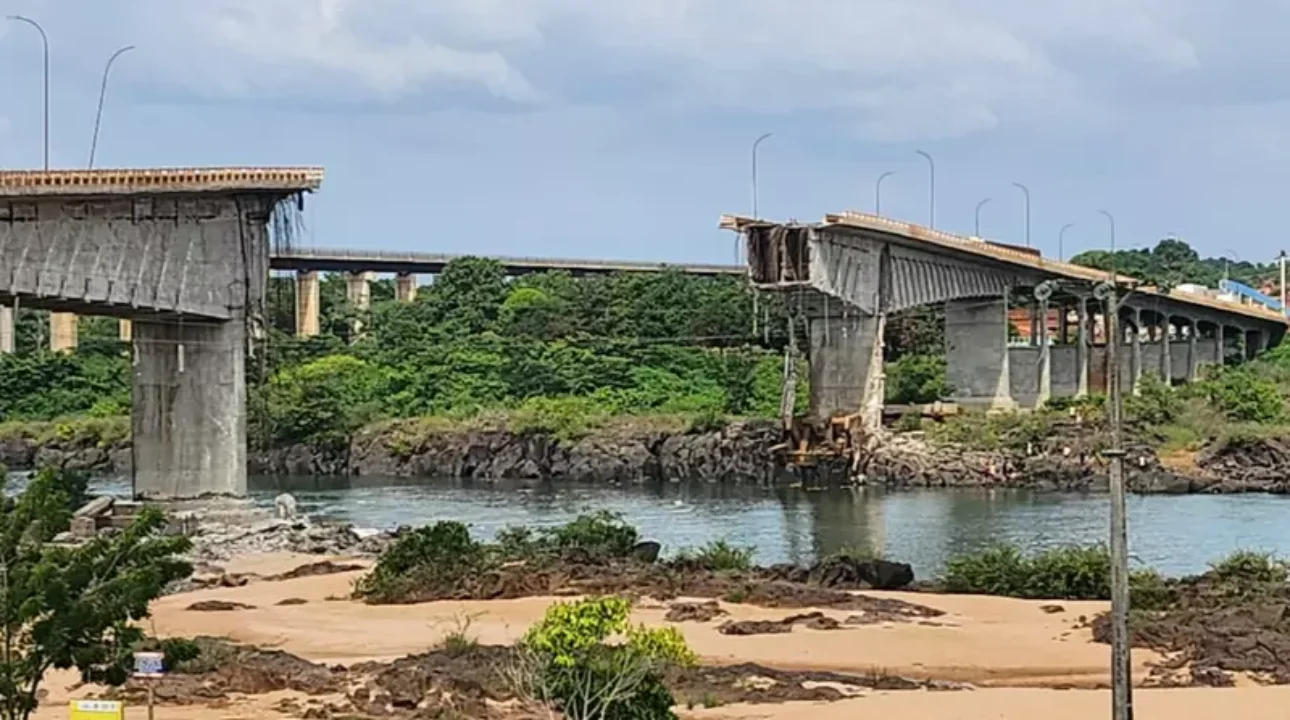 Desabamento de Ponte no Maranhão Deixa Caminhão-Tanque com Ácido Sulfúrico no Rio Tocantins