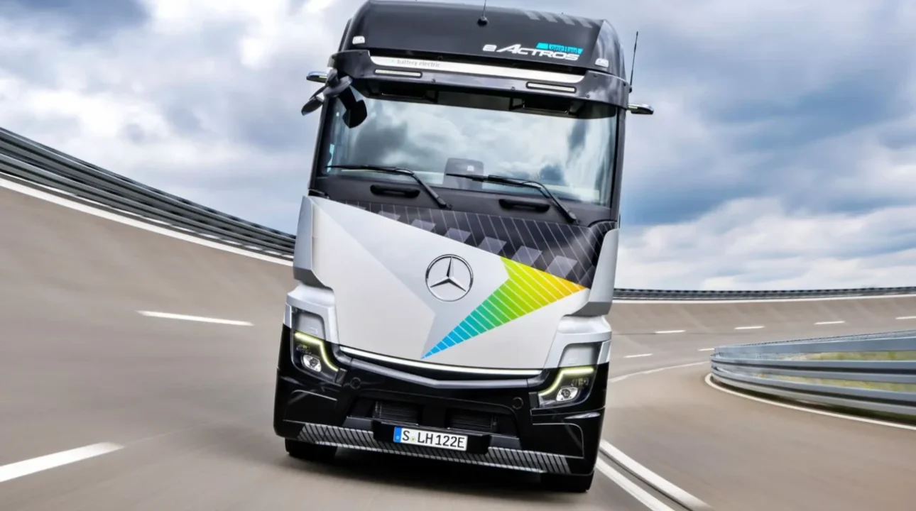 Mercedes-Benz inicia produção do caminhão elétrico eActros 600 com entregas na Alemanha