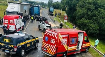 Grave acidente na BR-116 em Lages envolve caminhonete e caminhões e deixa uma vítima fatal