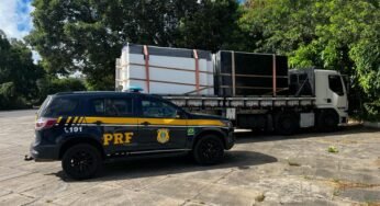 Caminhão com carga irregular de rochas é apreendido na BR-101, na Bahia