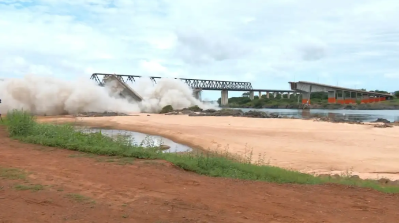 Restos da ponte entre Tocantins e Maranhão são Implodidos para reconstrução