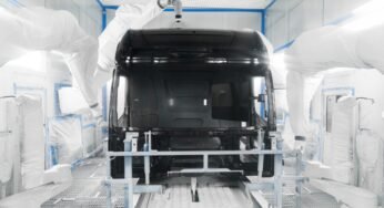 Mercedes-Benz revoluciona processo de pintura de caminhões com foco em sustentabilidade