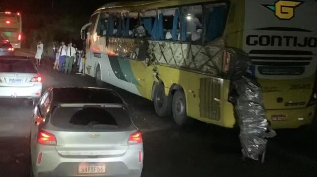 Grave acidente envolvendo ônibus da Gontijo na BR-381 deixa um morto e 11 feridos