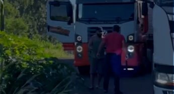 Briga entre caminhoneiros termina em agressão com facão na BR-163, no Paraná