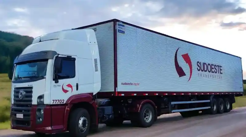 Sudoeste Transportes abre vagas para motorista carreteiro.