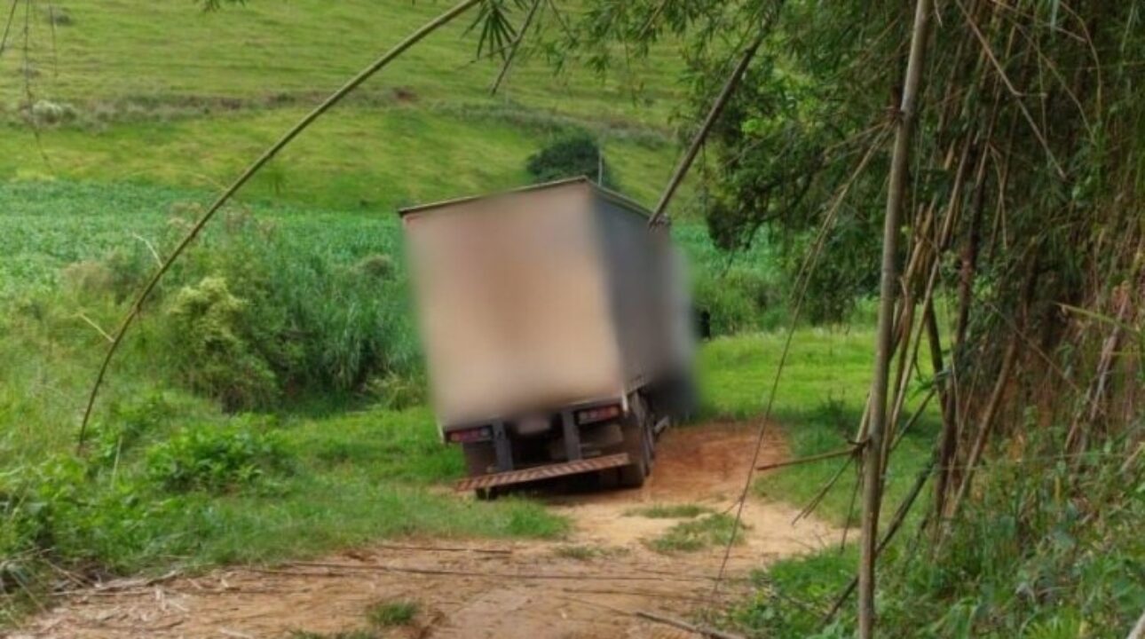 Caminhoneiro é preso após inventar roubo para justificar erro de rota