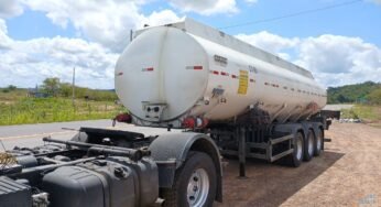 PRF recupera caminhão-tanque roubado com carga de combustível na BR-324, em Salvador