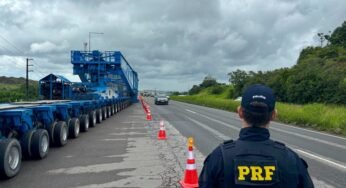 PRF realiza escolta de transformador gigante com destino à Paraíba