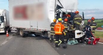 Caminhoneiro fica em estado grave após colisão na Rodovia Castello Branco, em Tatuí (SP)