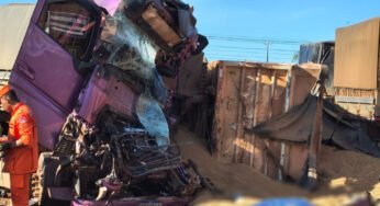 Caminhoneiro morre em colisão entre carretas no trecho com “Pare e Siga” da BR-364, em Candeias