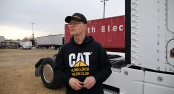 Caminhoneiro roda 6,4 milhões de km com o mesmo caminhão e vira símbolo de dedicação nos EUA
