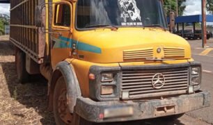 Caminhão irregular na PRF