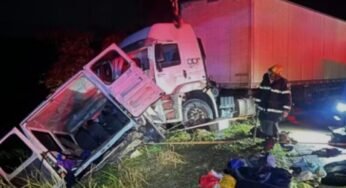 Acidente com caminhão deixa 09 mortos em Minas Gerais