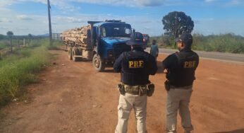 PRF apreende carga ilegal de madeira na BR-155, em Redenção (PA)