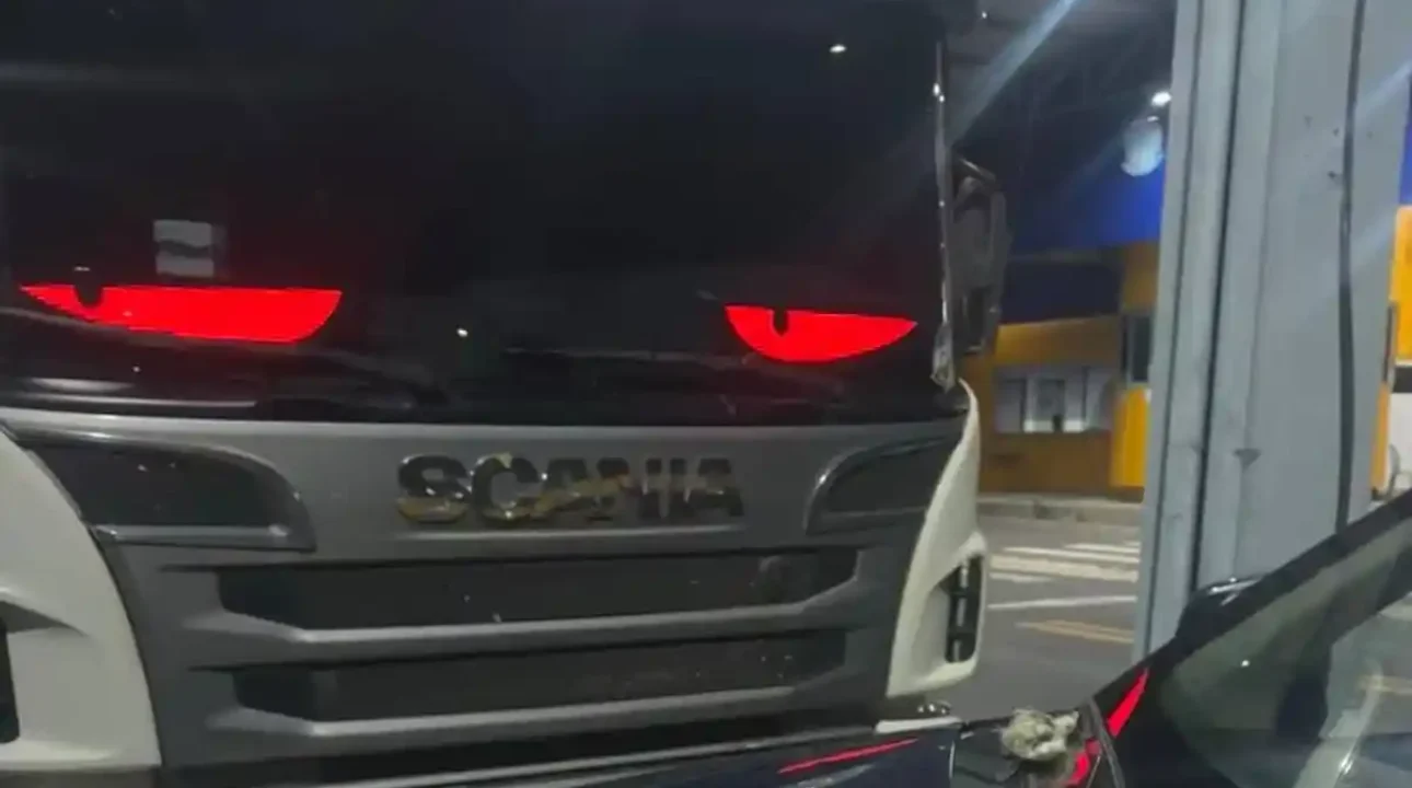 Caminhoneiro é preso pela PRF no Piauí com arma, munições e rebites