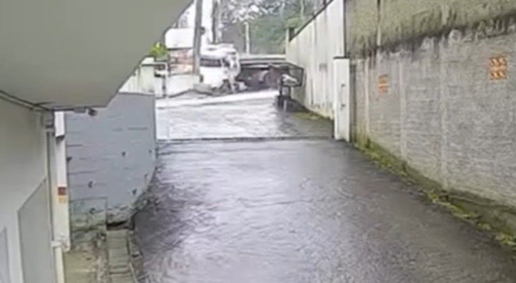 Caminhoneiro morre após ser esmagado por carga de concreto em Santa Catarina