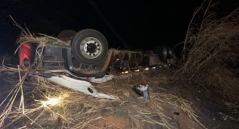 Casal morre em grave acidente com caminhão carregado de alho na BR-354, em Rio Paranaíba
