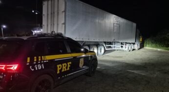 Caminhoneiro é flagrado em ultrapassagem perigosa na BR-116 e obrigado a parar por 11 horas