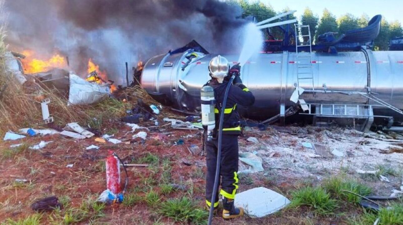 Tragédia na MT-100: colisão entre carretas provoca incêndio e mata dois caminhoneiros em Alto Araguaia