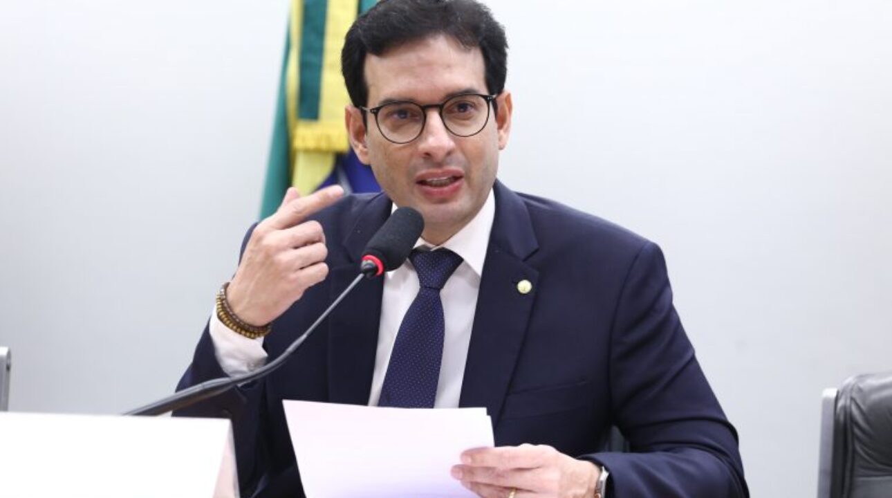 Projeto amplia limite de faturamento do MEI para transportadores autônomos e propõe melhorias nos portos