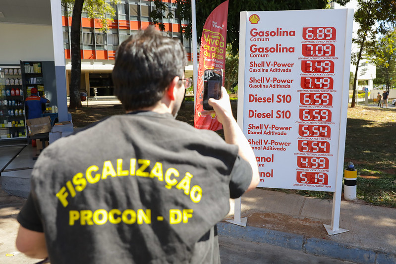 Procon-DF fiscaliza aumento repentino no preço da gasolina