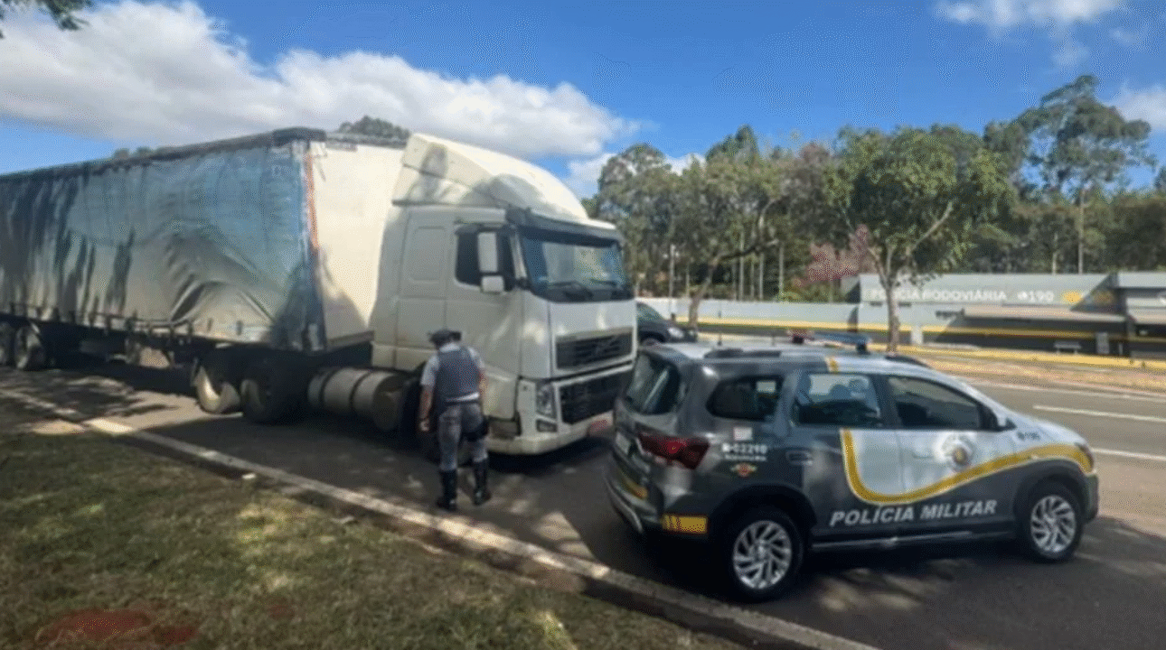 Caminhoneiro é morto em tiroteio após ser feito refém em roubo na RMS