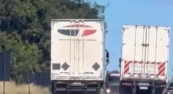 Caminhoneiro é flagrado fazendo ultrapassagens perigosas na BR-153 entre Rianápolis e Jaraguá