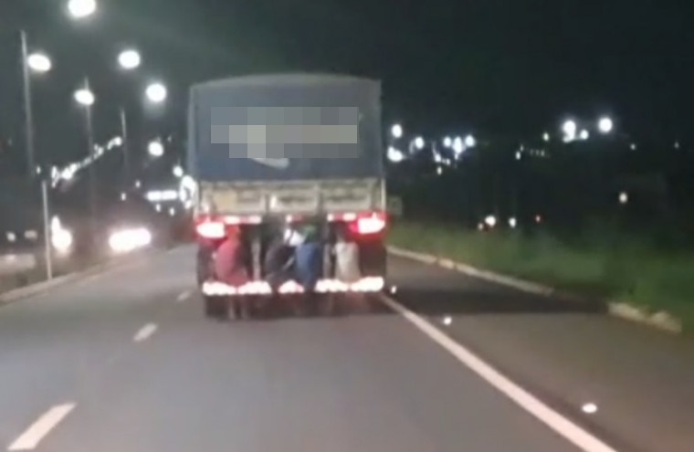 Criança cai de caminhão em movimento na BR-277 e é levada de helicóptero a hospital em Curitiba