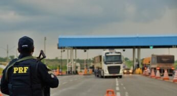 PRF recupera carreta roubada em Uberlândia em menos de 3 horas